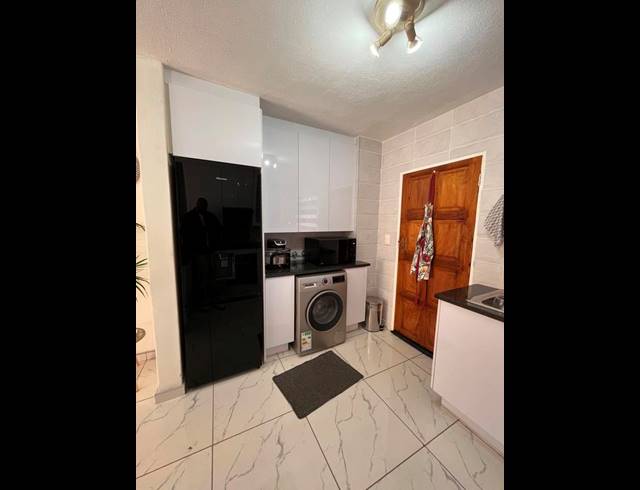 2 BEDROOM APARTMENT FOR SALE IN KARENPARK